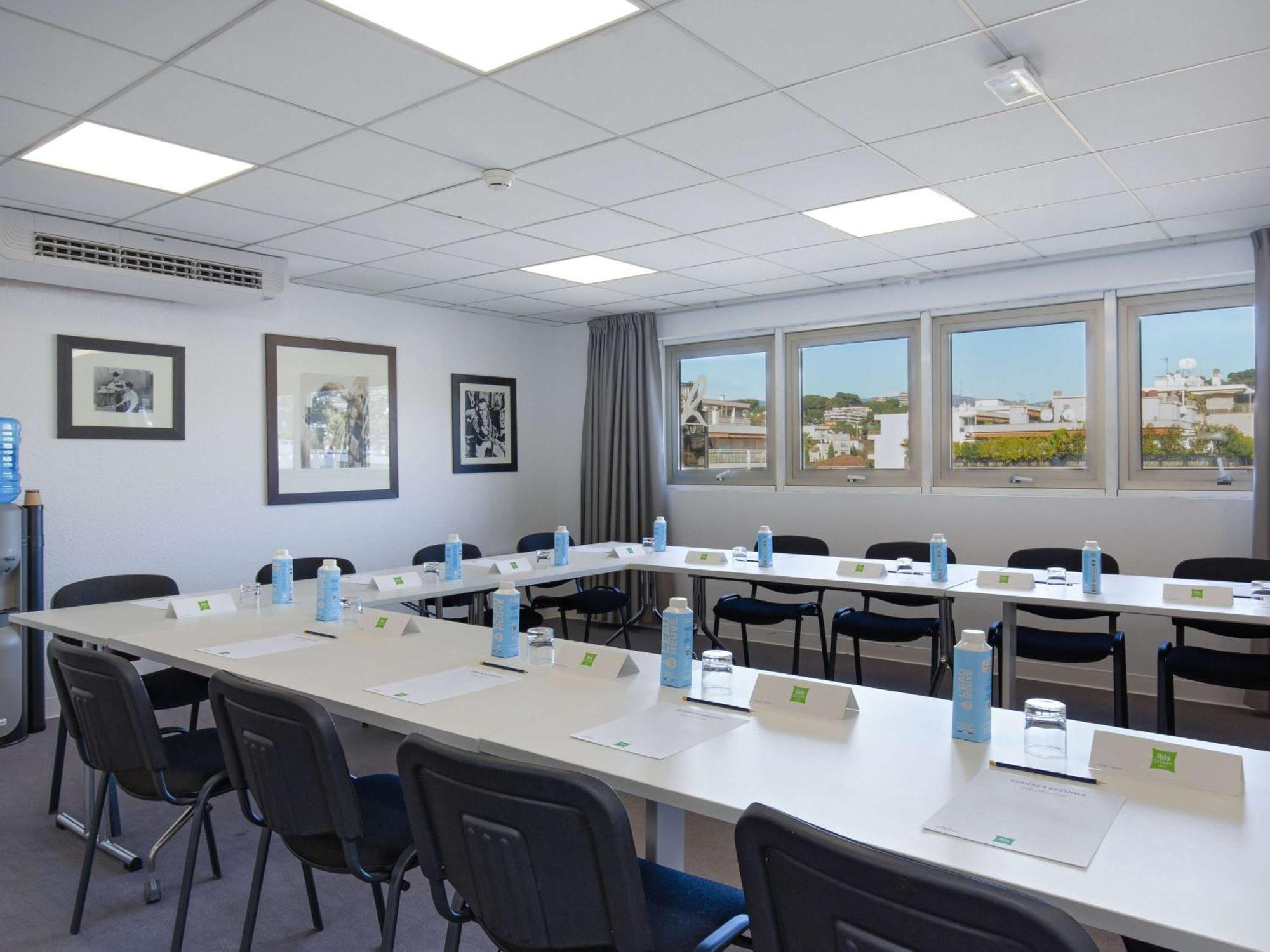 Ibis Styles Cannes Le Cannet Exterior photo