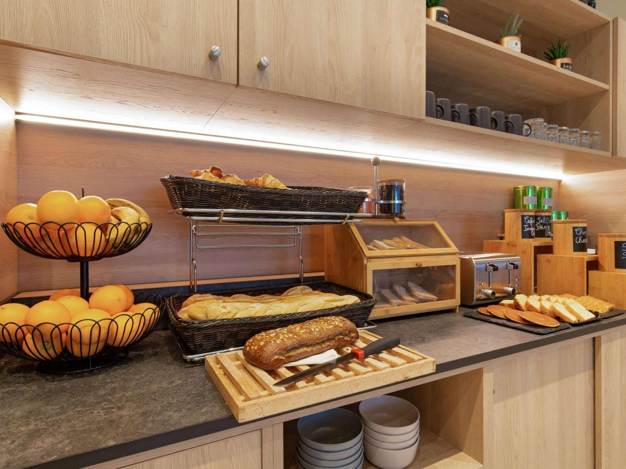 Ibis Styles Cannes Le Cannet Exterior photo